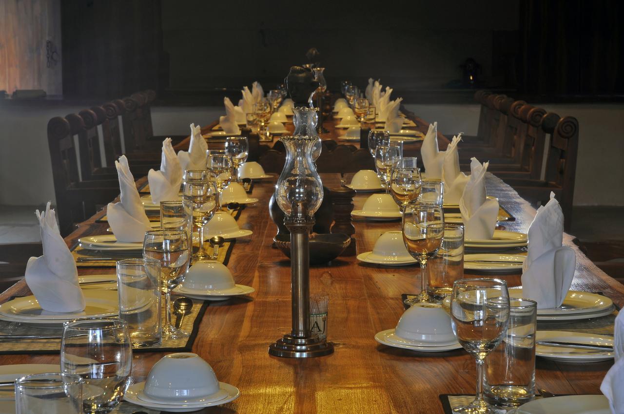 Kanha Earth Lodge Mandlā Esterno foto